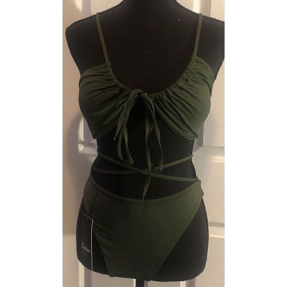 Qinsen Swimsuit Size Medium - Picture 3 of 5